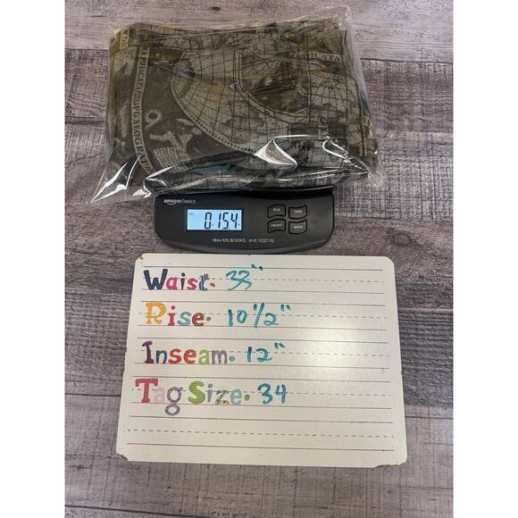 Young Rich & Famous NYC Mens Shorts Size 34 Black Gray Globe Print - Picture 9 of 9